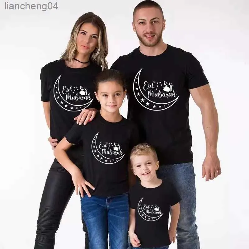 Aile Eşleşen Kıyafetler Eid Mübarek Aile Eşleştirme Gömlek Pamuk Baba Mom Çocuk Tshirts Bebek Kız Kızlar Süren Komik Aile Bakış Ramazan Mubarak Kıyafetleri