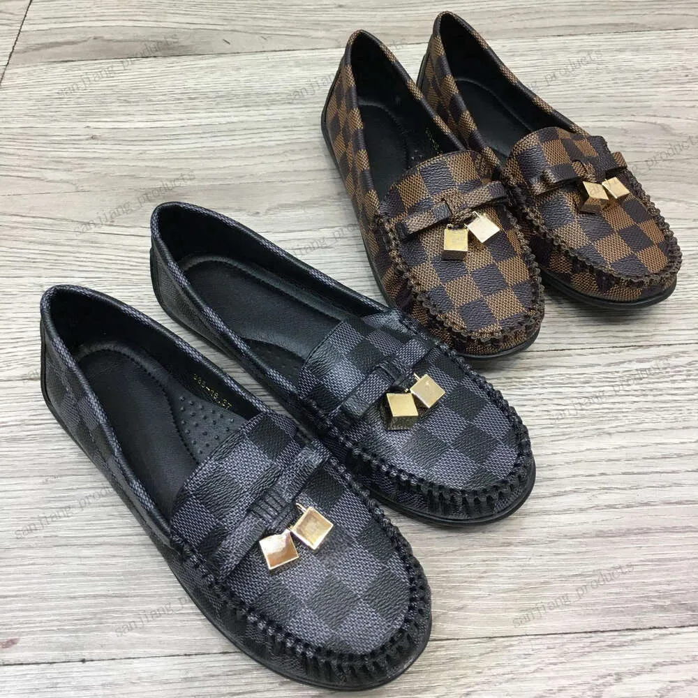 2024 LÄDER Luxury Woman Shoe Soft Moccasins Designer Loafers Ladies Girls Lägenheter Bow Bruwn Old Flowers Plaid Checkered Driving Shoes With Metal Letter Buckle