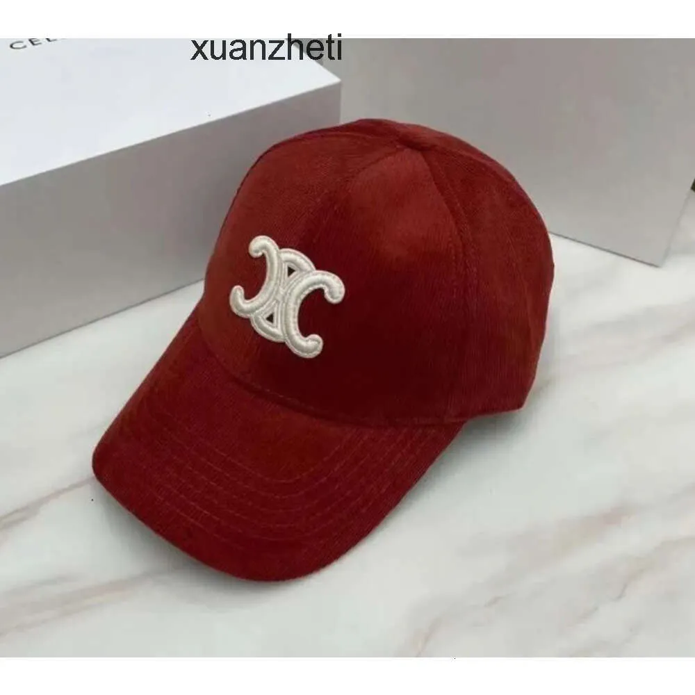 Gorra de pareja Pelota de lujo Deportes Mujer Pelota de béisbol Etiqueta Diseñador Deportes Sombrero de agua Invierno Al aire libre Gran cabeza de otoño Sombrero de mujer Celi cap Celi hat YRJD 1TZX