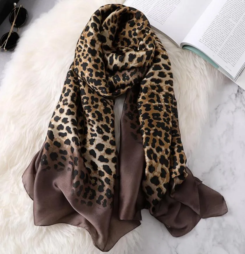 Visuelle Achsen Vintage Leopard Seidenschal Frauen Herbst Winter Marke Seide Pashmina Schal Foulard Damenmode Kopf Hijab Schals 182642612