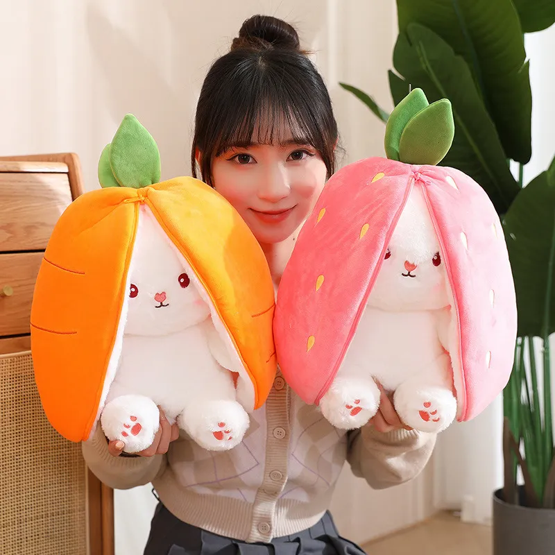 새로운 Tiktok Strawberry Rabbit Strawberry는 토끼 과일 봉제 장난감 장난감 장난감 장난감 광장 베개로 변합니다.