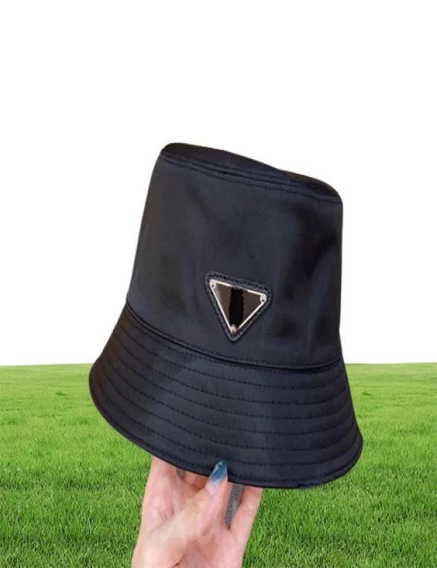 Bucket Hat Casquette Designer Stars mit dem gleichen Casual Outing Flattop Small Brimmed Hats Wild Triangle Standard Ins Basin Cap3502627