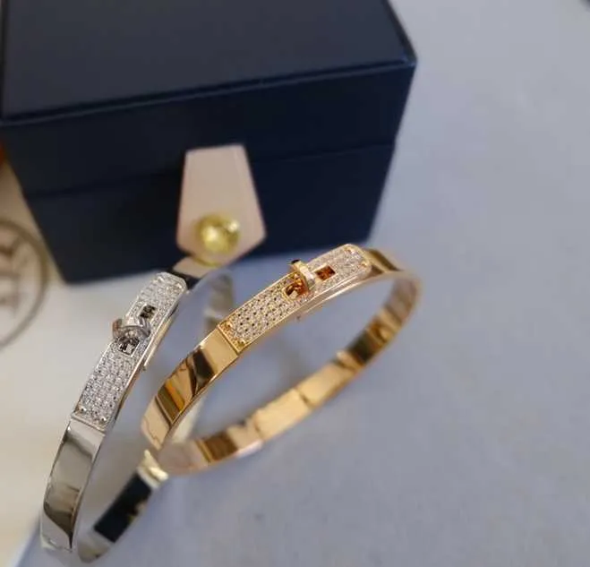 V Gold High Edition 2022 New Kelly Half Diamond Bracelet Temperament Couple Bracelet Pig Nose 18K Rose Gold