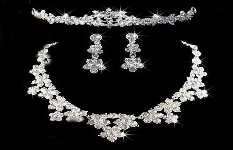 Bröllopsmycken Set Shining 3 Set Rhinestone Bridal smycken Tillbehör Kristaller Halsband och örhängen för Prom Pageant Party9474225