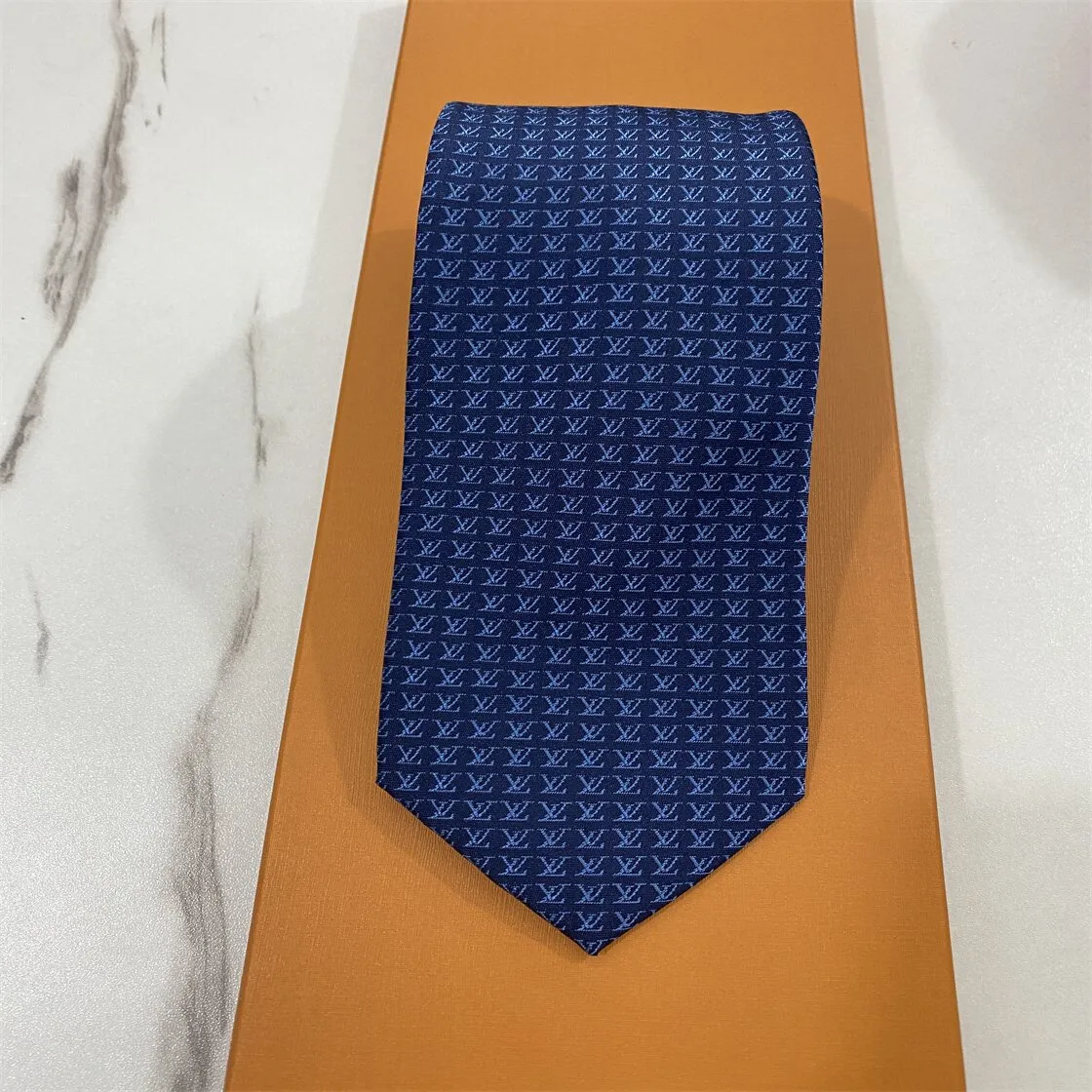 Ny högkvalitativ nacke -slipsar designer silkeslippe svart blå jacquard hand vävd för män bröllop casual och affärsslips mode nacke box 12367