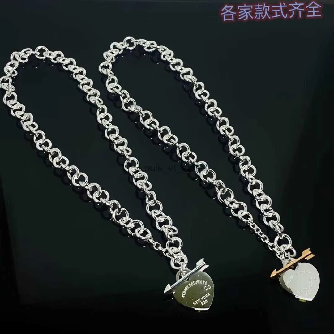 Hänghalsband lyxiga smyckesdesigner t familj samma hjärtpil halsband dubbel en piercing bokstav stål tätning rcg3 h24227
