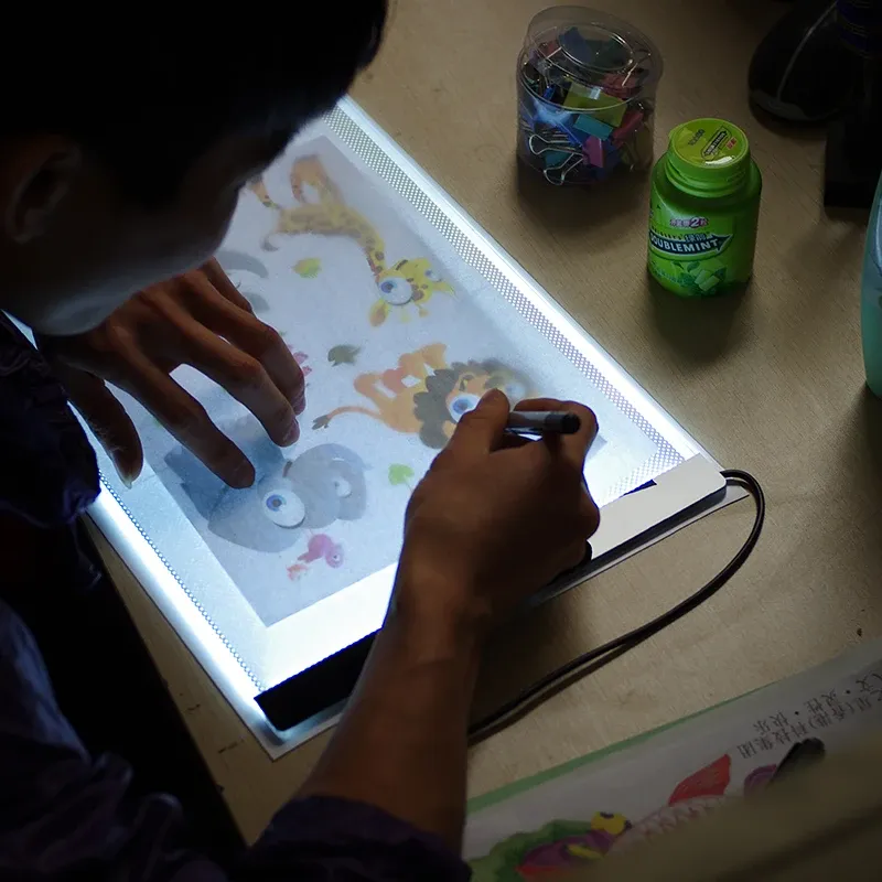 Schoolborden LED-lichttekentablet voor kinderen A4 Magic Pad Schetsbord Spiegel Kopieertablet Digitaal dimmen Luchtstroom Tracing Board voor kinderen