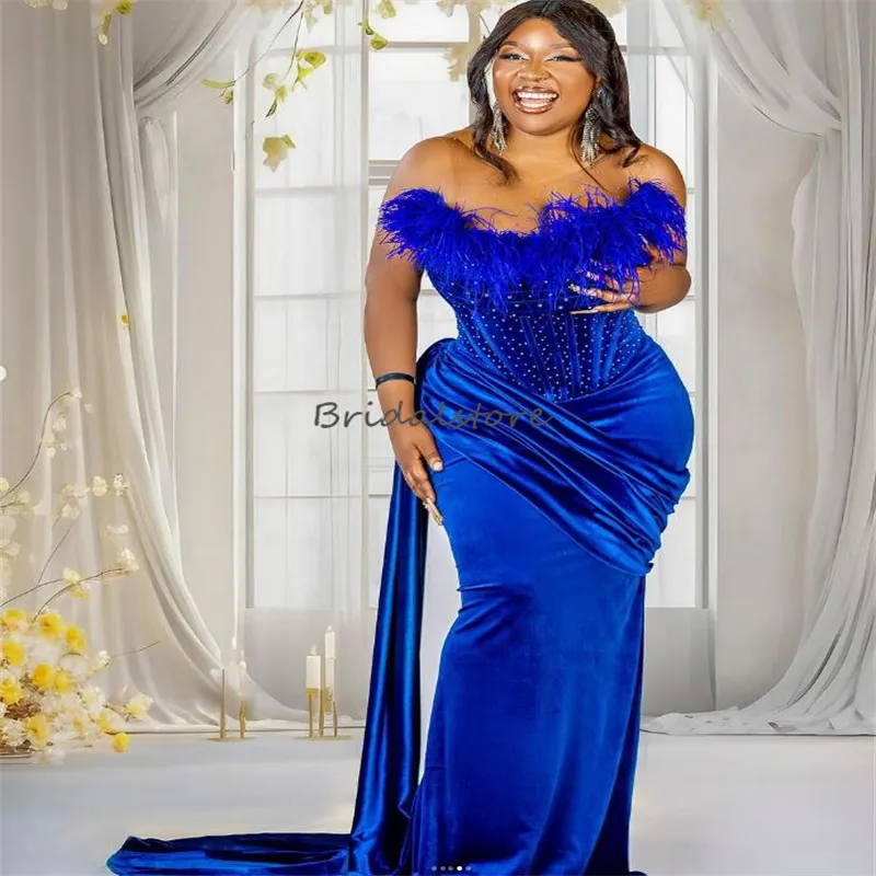 Plus Size Velvet Evening Dresses With Train Luxury Beaded Royal Blue Feather Prom Dress For Black Girls Elegant Formal Party Special Occasion 2024 Vestidos De Noche