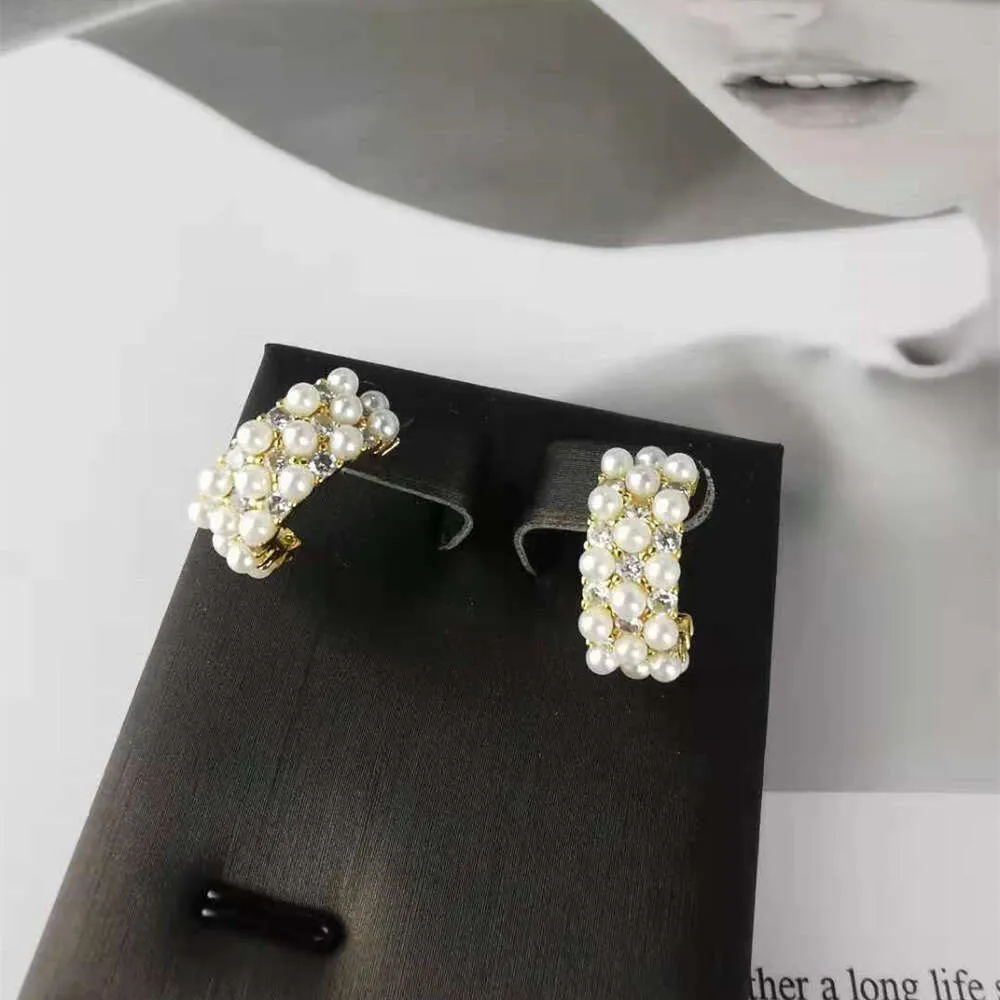 Designer celline Saijia New Earrings Pearl Full Diamond C-type Sweet Temperament Earrings Short Half Circle Pearl Earrings