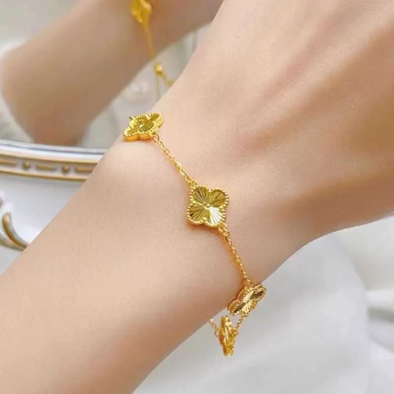 Gioielli di design Bracciale di lusso Catena a maglie Vanca Design Sense Golden Five Flowers Lucky Grass Gioielli in oro Bracciale in oro a quattro foglie con erba femminile