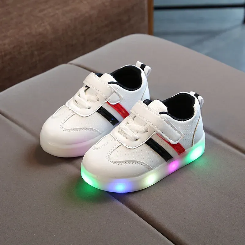 Outdoor New Children Luminous Shoes Boys Girls Stripe Sport Running Shoes Baby Lights Fashion Sneakers Toddler Kids LED Sneakers