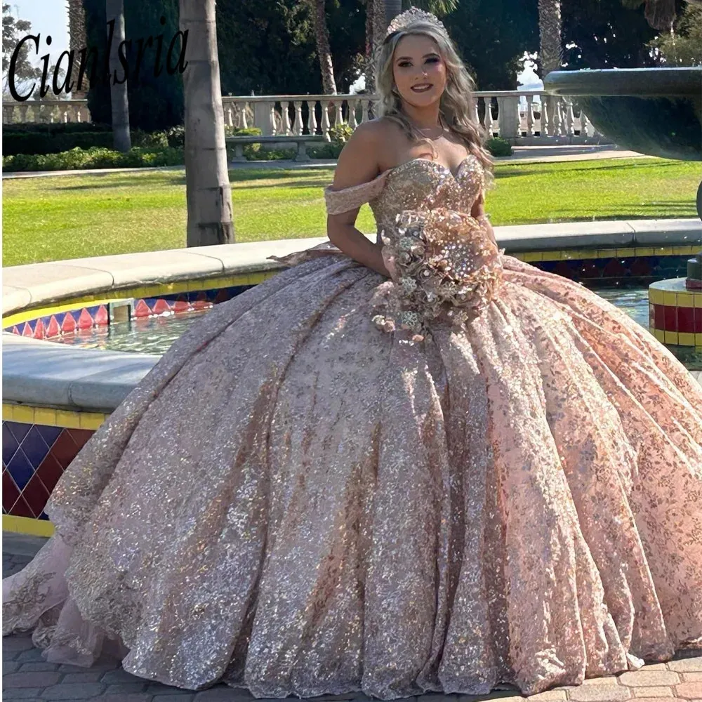 Gül altın vestidos de xv anos pembe quinceanera elbiseler 2024 omuz aplike kısa kollu tatlı 16 balo elbisesi