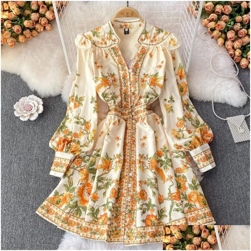 Abiti casual di base Spring New Womens Retro Baroque Style V-Neck Lantern Long Sleeve Flowers Flowe