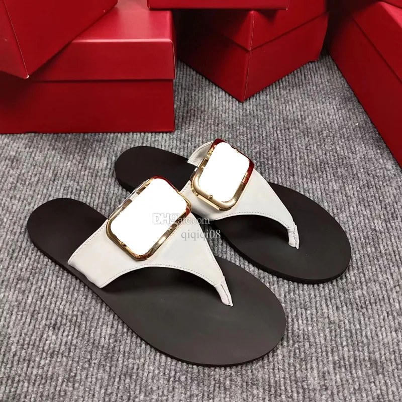 V Metal Buckle Flat Slippers Female Summer Leather Beach Designer Sandaler Slippare Designers Beach Tisters Fashion Flat Slides Flip-Flops Sandal Nice Shoes