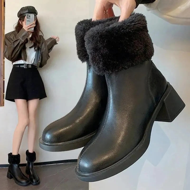 Botas de couro patente brilhante quadrado saltos grossos mulheres tornozelo neve com plataforma de pele falsa sapatos simples preto e branco 40