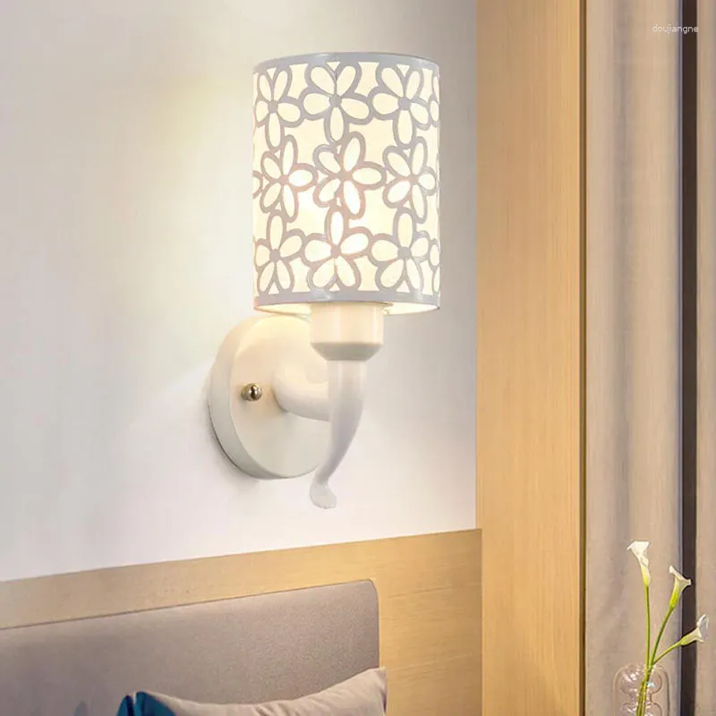 Lampada da parete Nordic Minimalista LED Comodino E27 Soggiorno Camera da letto Scala a testa singola