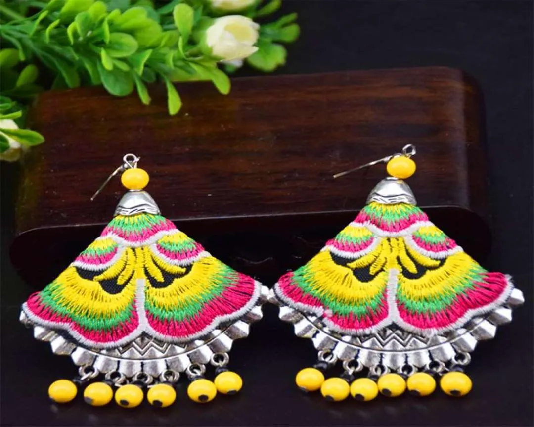 Nieuwe Yunnan etnische oorbellen stof handgemaakte geborduurde oorbellen oorbellen sieraden Whole3605909