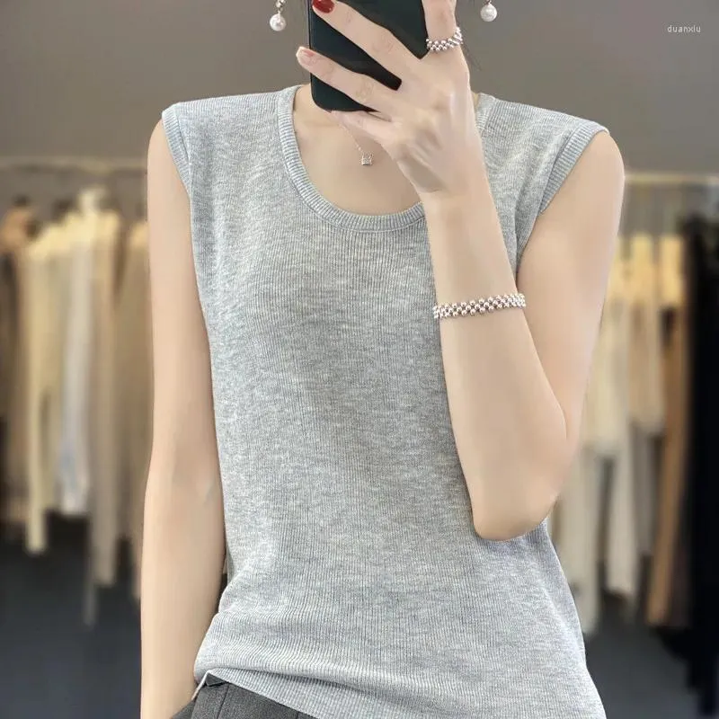 Women's Tanks 2024 Fashionable Versatile Thin U-Neck Spinning Strap Tank Top Summer Loose Cool And Breathable Outerwear T-shirt