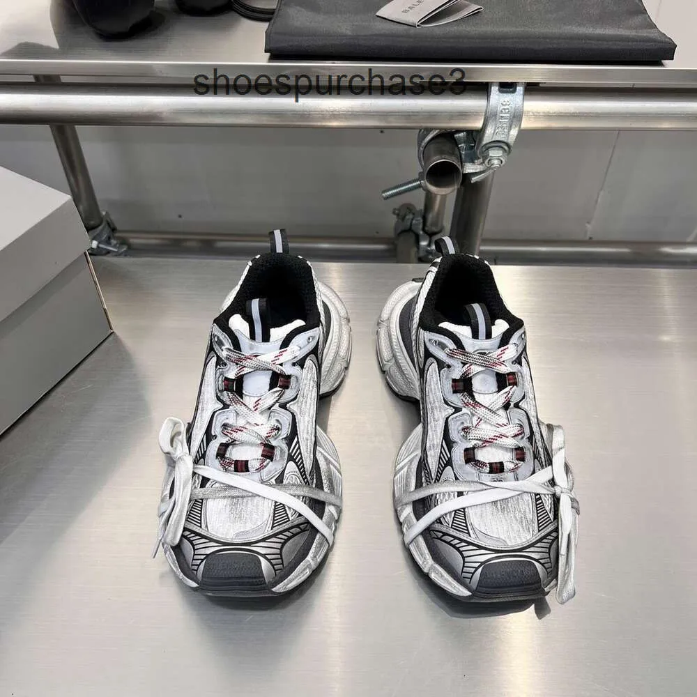 Tasarımcı Balencigs Moda Sıradan Ayakkabı Silindir Patenler 2024 Üst Baskı Yeni Paris 3x1 Baba Ayakkabı Kalın Sole Dantel Up Spor Erkek Kadınlar Günlük Çift Ayakkabı 126K