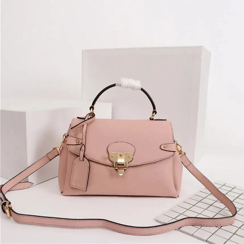 Venta al por mayor Bolsos de hombro de cuero Diseñadores de lujo de alta calidad Moda para mujer CrossBody Bag Carta Bolso Monedero Cadenas Cross Body Clutch Cámara Bolsos