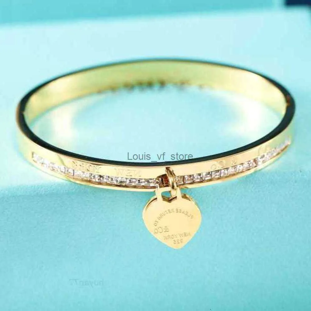 Projektant łańcucha Bracelets S Gold For Women Love Stamp Grawowanie Letter Bransoletka Moda elegancka biżuteria prezent urodzinowy TGHR TAMP H2422711