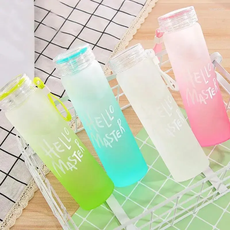 Vattenflaskor Creative Frosted Glass Cup med gradientfärg sju studentpar