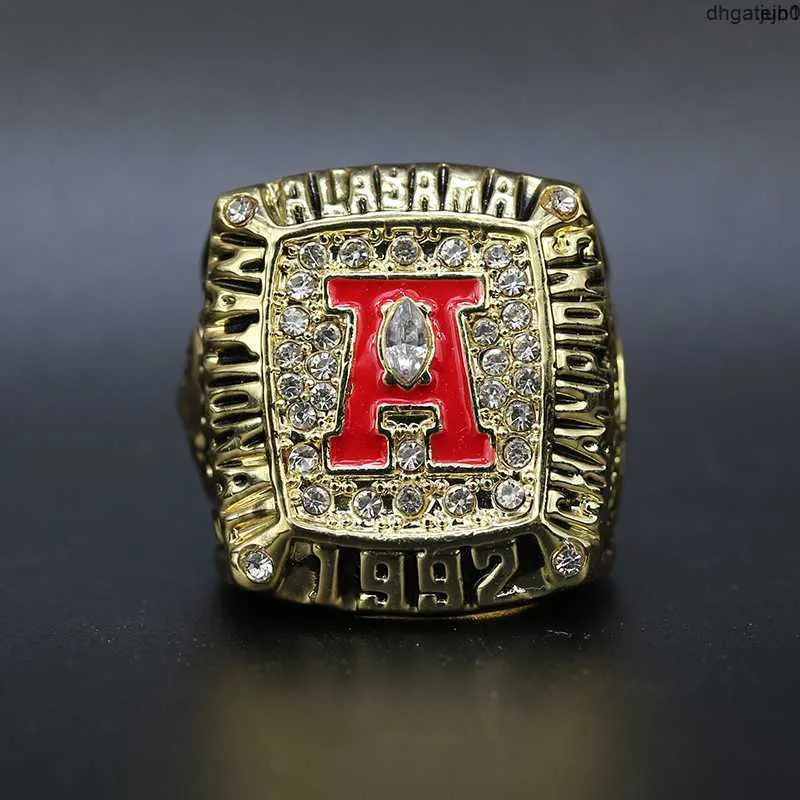 Plast Designer Pamięci Ring Band Pierścienie Hot Sprzedaż 1992 NCAA Alabama American Team Design Pierścień Premium Pierścień C72V