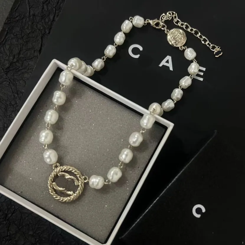 Kobiety łańcuch perel kryształowe naszyjniki butique biżuteria moda styl miłosny naszyjnik z pudełkami butikowy designer naszyjnik prawidłowy logo