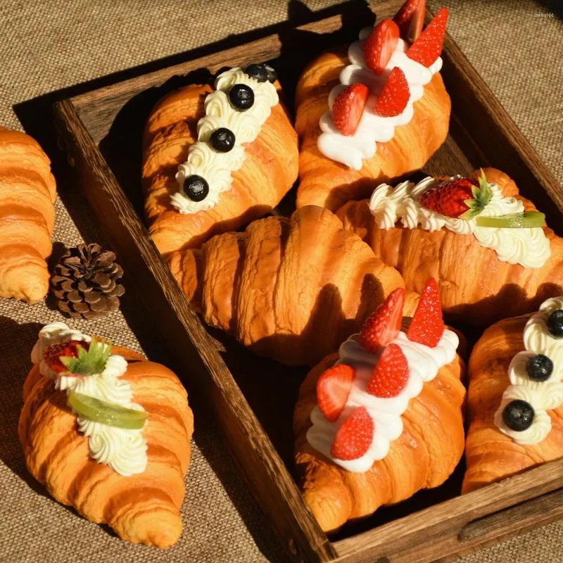 Flores decorativas pão artificial simulação comida falso croissant decoração grande janela exibição pogal adereços se encaixa mirtilo diy