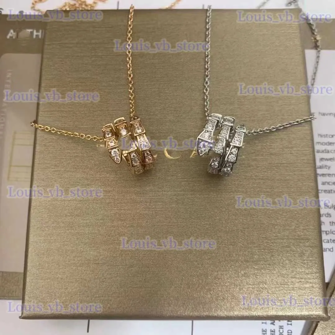 Pendant Necklaces High Quality Women Designer Earrings Necklace Simple V Bracelet Titanium Steel Luxury Heart Love Pendant Fashion Jewelry T240228