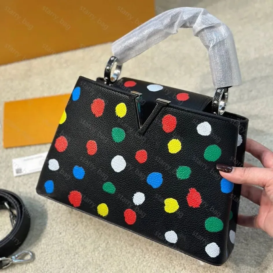 Capucines BB Designer läderhandväskor Kvinnor Tygväska axelväskor shopping handväska snygga polka prickar crossbody plakes koppling b178q