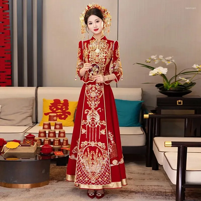 Vêtements ethniques 2024 Robes de mariée traditionnelles chinoises Femmes Oriental Col debout Glands Brodé Tang Costume