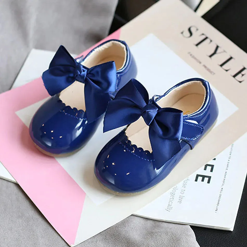 Girls Black White Flats Kids Wedding Leather Shoes Children Red Blue Pink Glossy Ballerina Flats Party Mary Jane Princess Shoes 240226