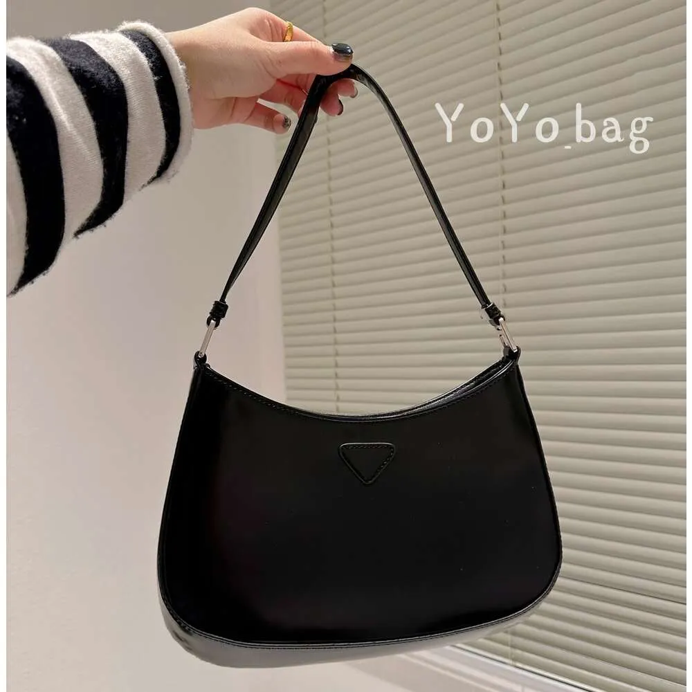 Hobo Bag Womens Designers Bolsas Bolsas Sacoche Pochette Luxo Couro Bolsas De Ombro Senhora Underarm Black Messenger Vintage Rosa Branco Verde