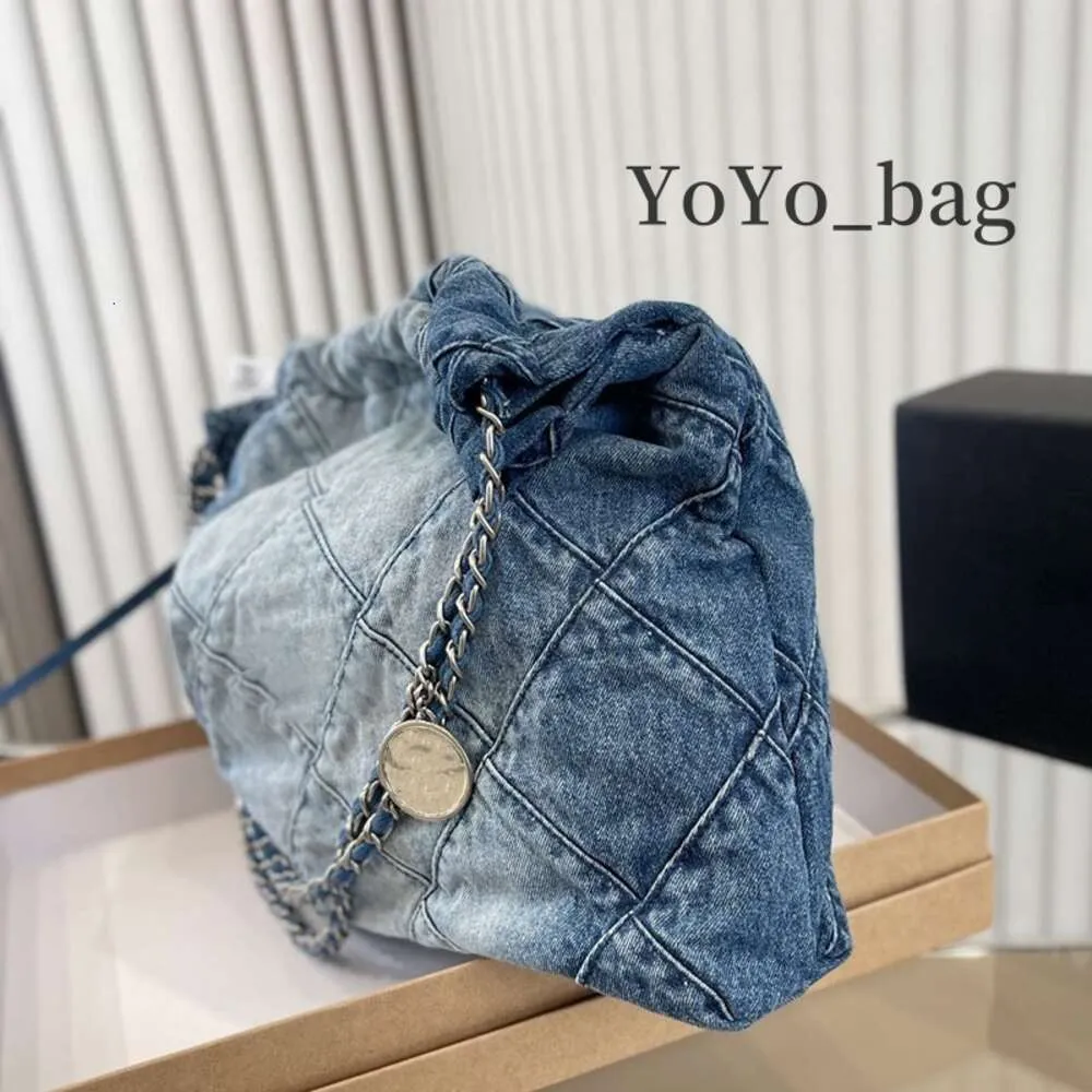 Dżinsowa torba 2024 Blue Denim Designer Bag Black Distert Casual Tote dla kobiety pikowanej torebki 36 cm