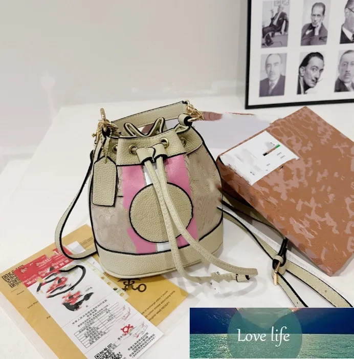 Quality Designer High-End Shoulder Messenger Bag Cherry Strawberry Print Drawstring Bucket Bags