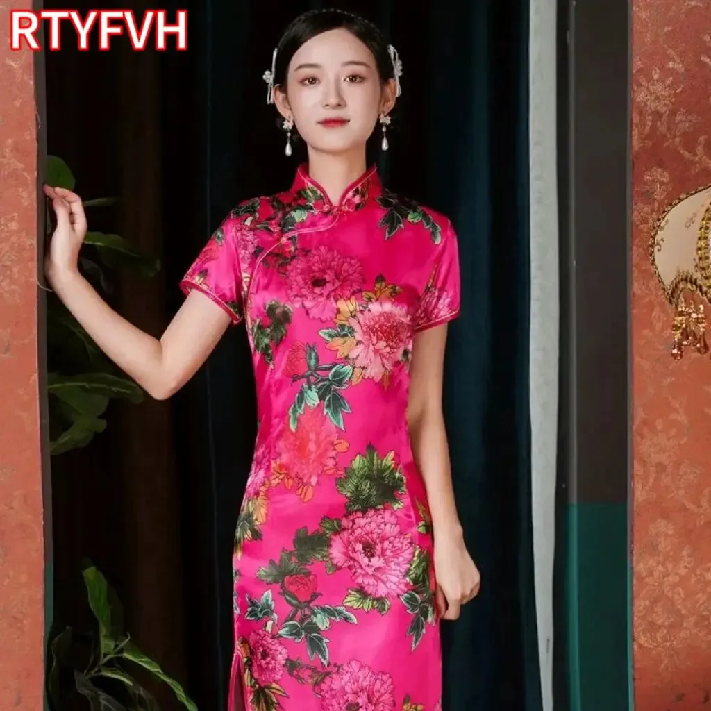 Vintage Slim Chinese Traditional Cheongsam Kort ärm Split Dress Women Long Qipao Dress 5xl Olika färg 240220