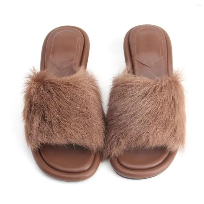 Sandaler 2024 Summer Luxury Women's Muller Shoes italiensk varumärkesdesigner Mink Plush Slippers Casual Fashion