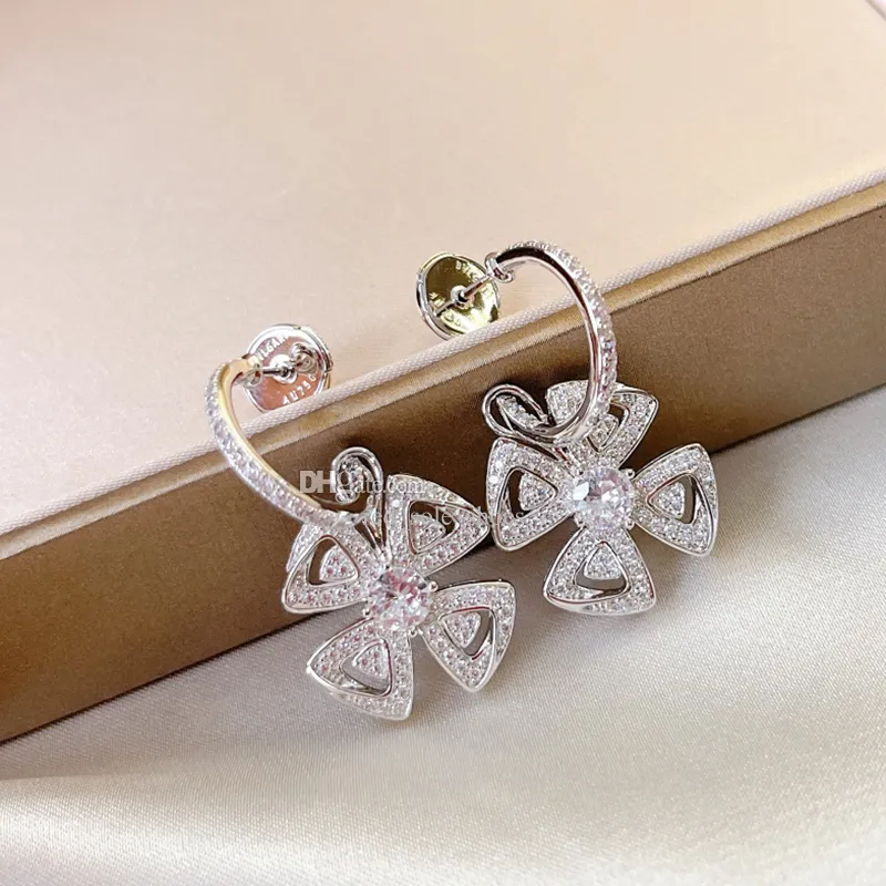 女性ダイヤモンドのためのフラワーデザイナーダングルイヤリング最高のカウンター品質ダイヤモンドラグジュアリージュエリーファッション最高のカウンター品質ボックス010