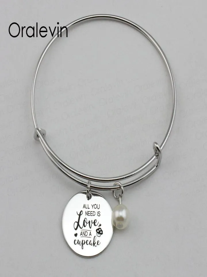 Allt du behöver är Love och en Cupcake Inspirational Hand Stamped Graved Pendant Expanderbar armbandsmycken, 10st/Lot, #LN2183B7004920