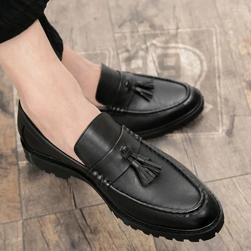 Casual Shoes Men Fashion Breathable Leather Sneakers Loafers Tassel Mocassins Wedding Party L4