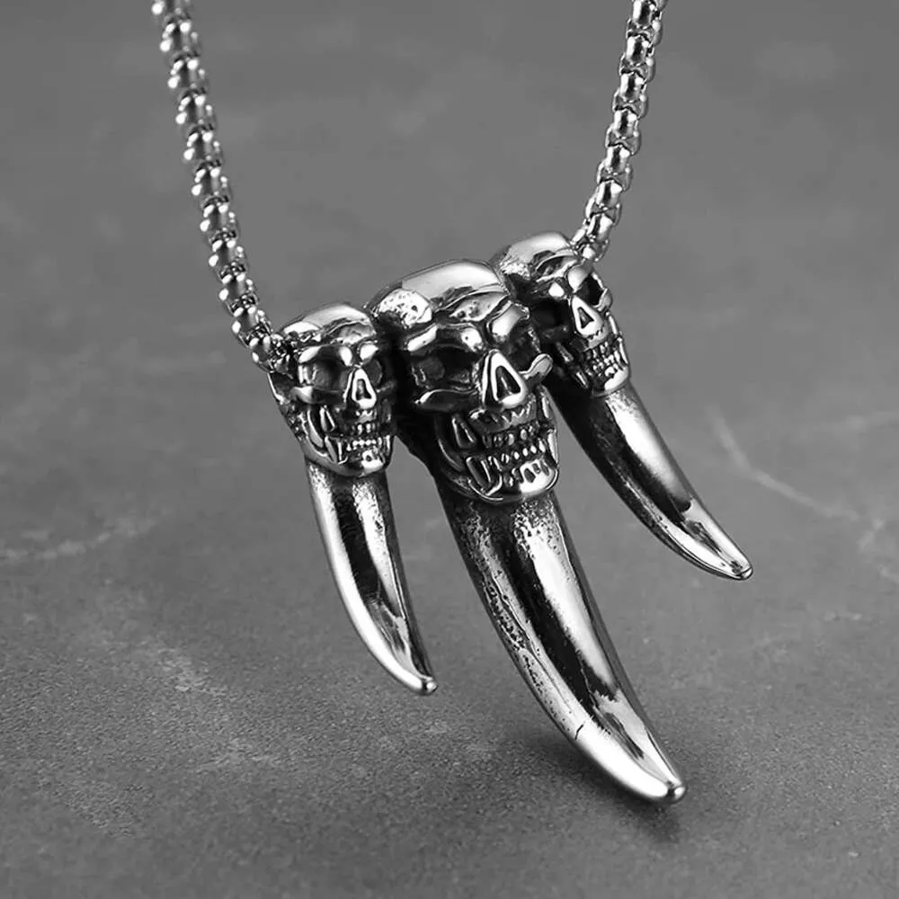 2024 New Fashion Skull Head Indian Teeth Pendant Trendy Necklace With Stainless Steel Chain For Men Antique Silver Color Bijoux Jewelry Accessories Wholesale