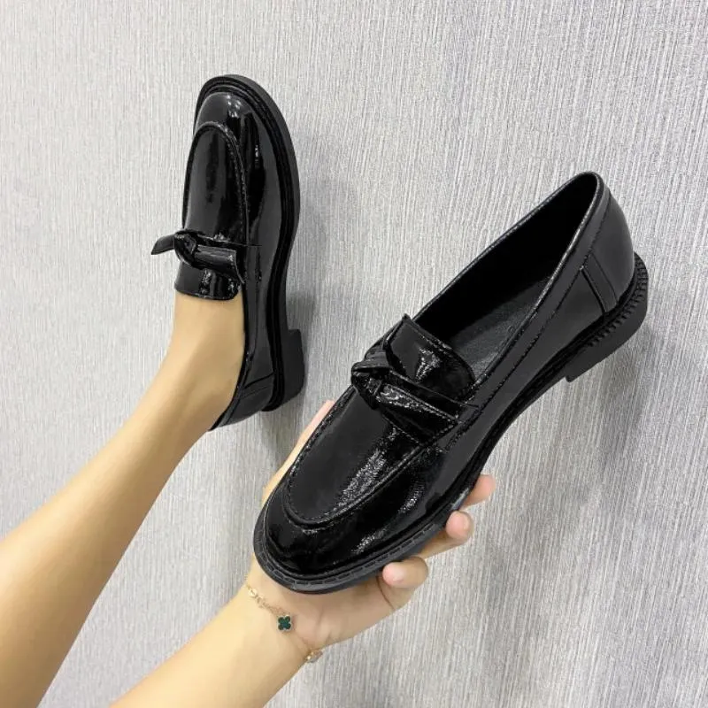 Casual Shoes Leather Bowknot Oxford Woman British Style Japanned Derby Flats Warm Plush Padded Small For Women Loafers