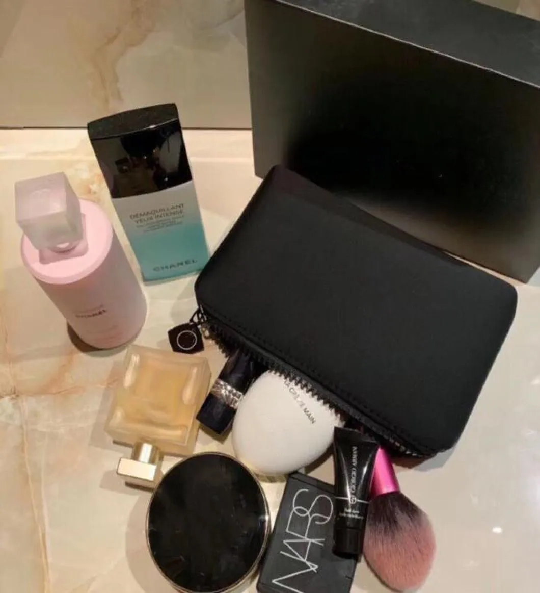 Paris markası kozmetik çanta ile hediye kutusu taşınabilir kozmetik depolama çantası lüks kadın tasarımcı sıfır çanta zarif siyah mini zip pock7617896