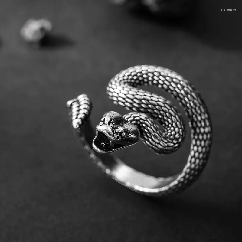 Küme halkaları vintage yılan erkekler için ayarlanabilir açılış halkası kadınlar abartılı kişilik hayvan hayvan stereoskopik mücevherler hediye