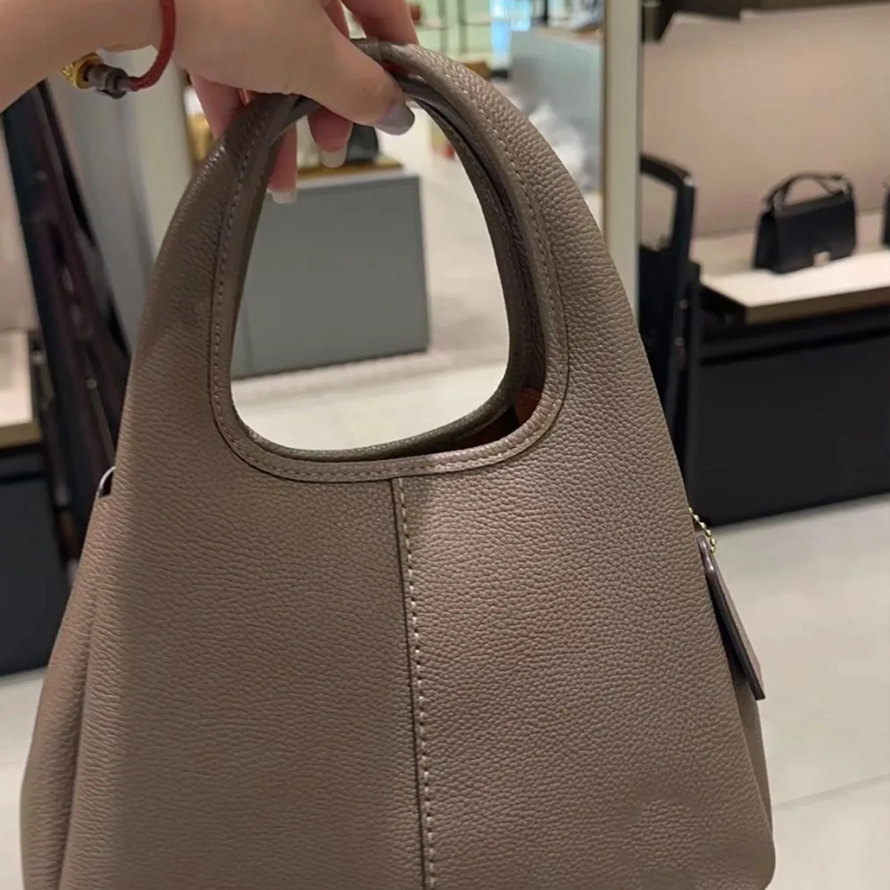 New Shoulder Bag 23 Luxury Designer Polished Pebble Leather Handbag Magnetic Snap Closure Crossbody Bag Fabric Lining Messenger Bag Detachable Strap Tote Bag From 49 06 DHgate