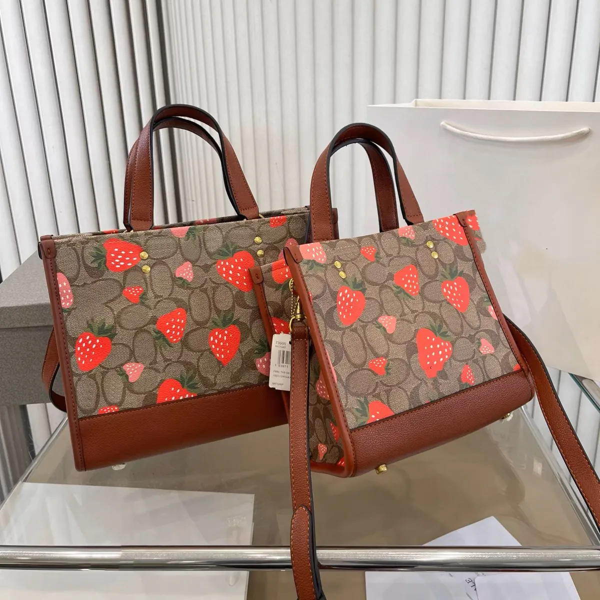 Sac à main de créateur de mode, nouveau sac de Shopping, sac à bandoulière de luxe pour femmes, emballage imprimé de haute qualité, sac à bandoulière en cuir souple