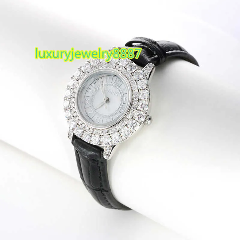 Kvinnor handledsbezelklocka VVS Moissanite Diamond Seting Fashion Quartz Watches