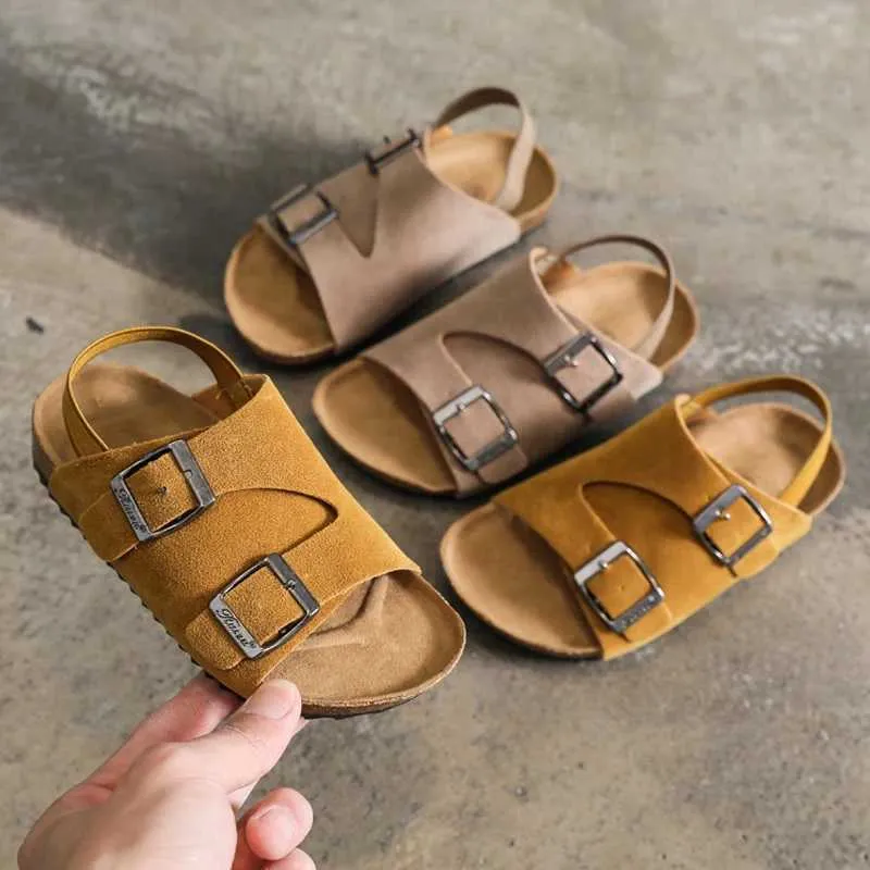 Sandaler nubuck pu läder sandaler barn bruna korkskor dubbelknapp justerbara sandaler pojkar och flickor strand tofflor utomhus babyskor J240228