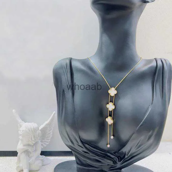 Colliers Nouveaux colliers de créateurs femmes 4/quatre feuilles trèfle médaillon collier hautement chaînes bijoux de créateur plaqué filles 240228